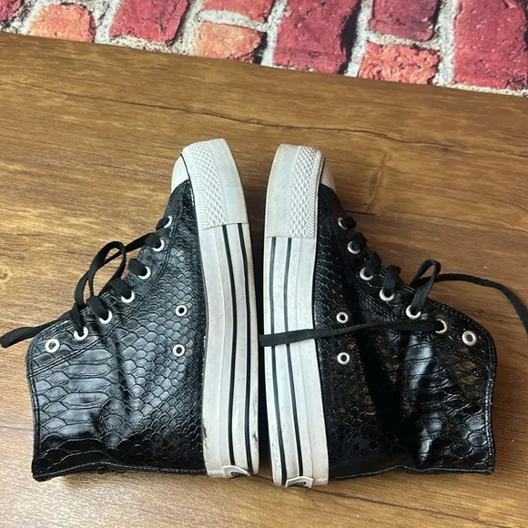 iiJin Faux Matt Croco Embossed High Top platform insole size 6