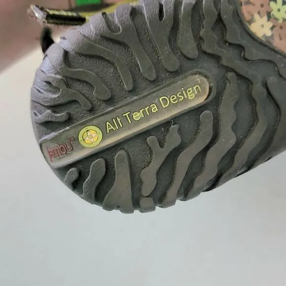 Jambu all terrain design women's size 7.5 athletic hiking shoes.