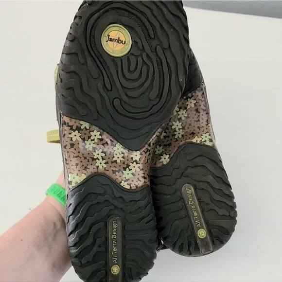 Jambu all terrain design women's size 7.5 athletic hiking shoes.