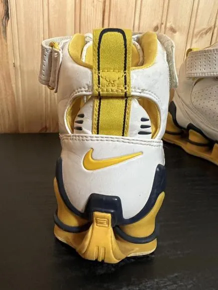 Jermaine O’Neal Nike Shox Youth sz 5Y White Yellow 313149-171 Indiana Pacers 05