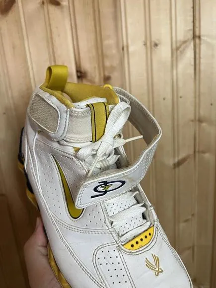 Jermaine O’Neal Nike Shox Youth sz 5Y White Yellow 313149-171 Indiana Pacers 05