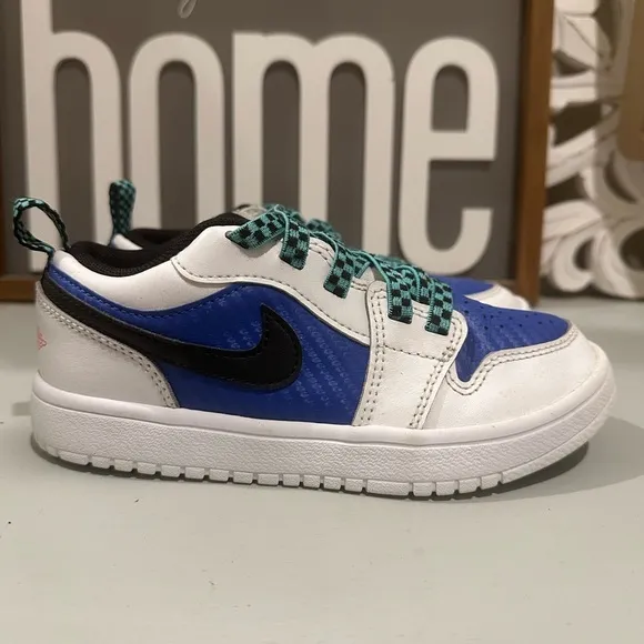 Jordan 1 Low Alt SE