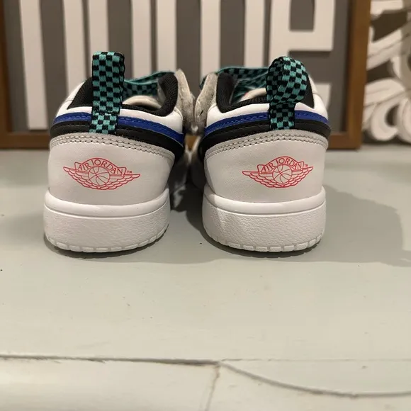 Jordan 1 Low Alt SE
