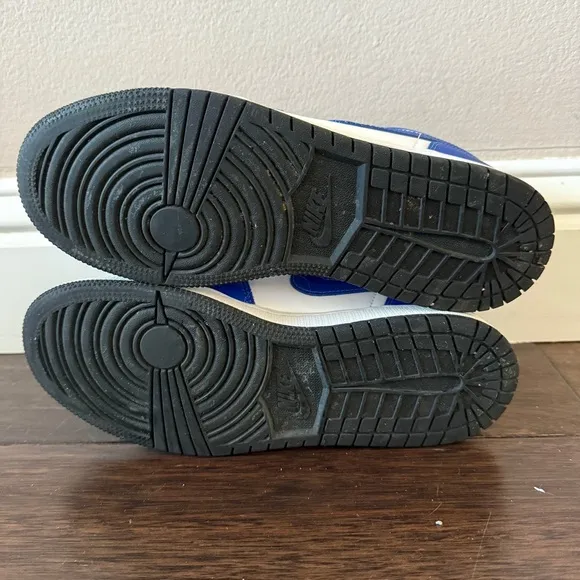 Jordan 1 Low game royal.