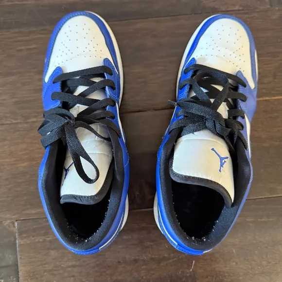 Jordan 1 Low game royal.