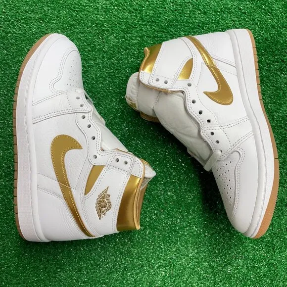 Jordan 1 Retro High OG Metallic Gold Womens Basketball FD2596-107 NEW* Sz 6