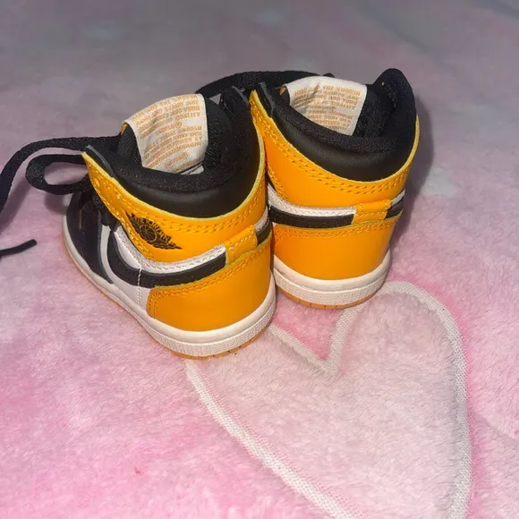 Jordan 1 Retro High OG Taxi