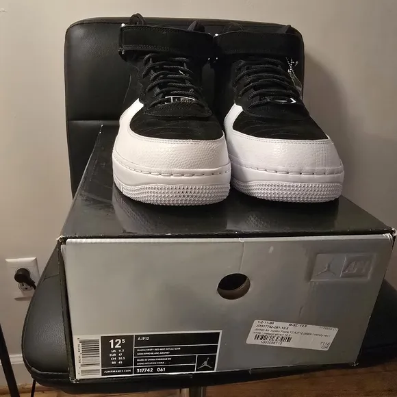 Jordan Black and White Men's Shoes