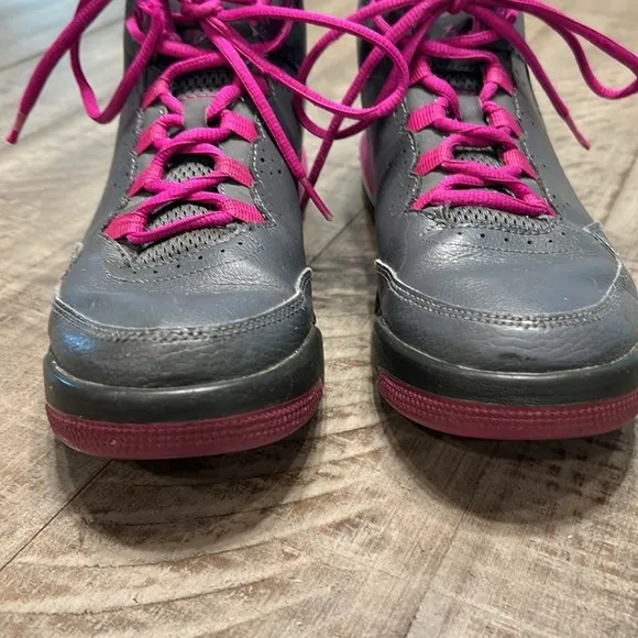 Jordan Flight Origin 2 Kids Grey Fuchsia Size 7Y VGUC
