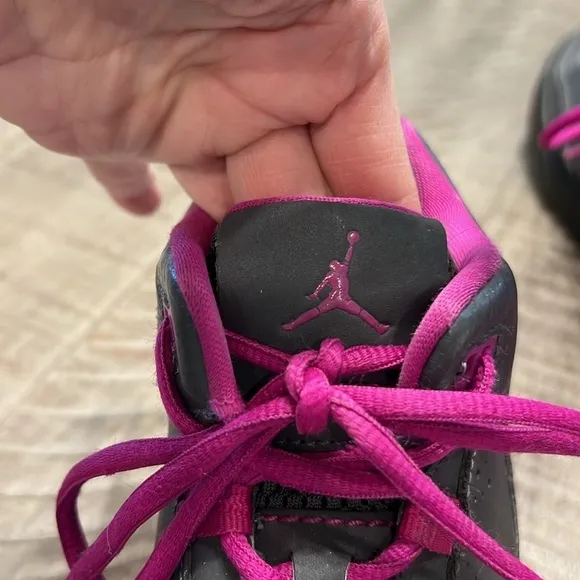 Jordan Flight Origin 2 Kids Grey Fuchsia Size 7Y VGUC