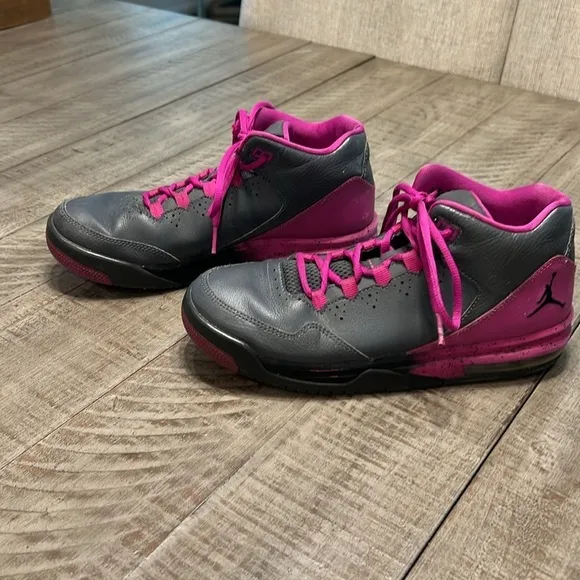 Jordan Flight Origin 2 Kids Grey Fuchsia Size 7Y VGUC