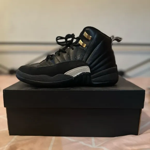 Jordan Kids Shoes in Black and Gold