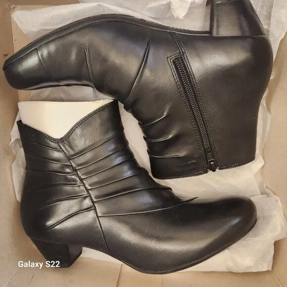 Josef Seibel &quot;Amy&quot; 07 Black Leather boots. New in wholesale box. EU 37/US 6-6.5