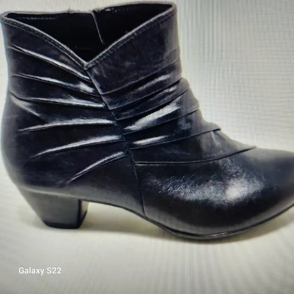 Josef Seibel &quot;Amy&quot; 07 Black Leather boots. New in wholesale box. EU 37/US 6-6.5