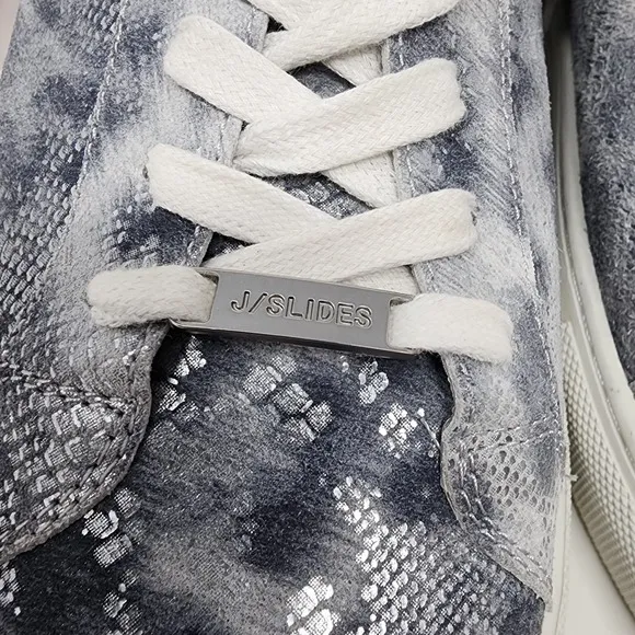 J/Slides Sneaker Women 9.5M Lucki Silver Metallic Snake Leather Comfort Studded