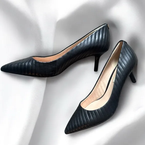 Karl Lagerfeld women’s black quilted pumps size 7.5