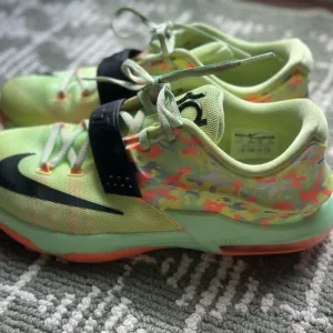 KD 7 GS 'Easter' Nike Shoes Youth size 7