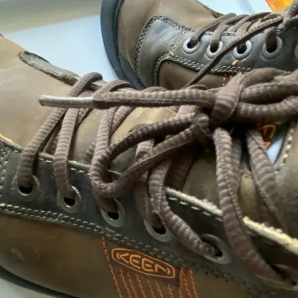 Keen Austin Chocolate Leather Lace Up Rugged Sneakers Low Top