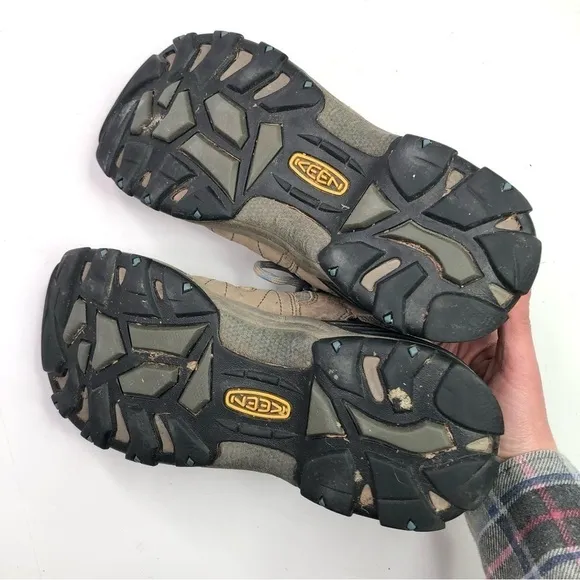 Keen hiking shoes low top tan grey lace up bump toe size 8