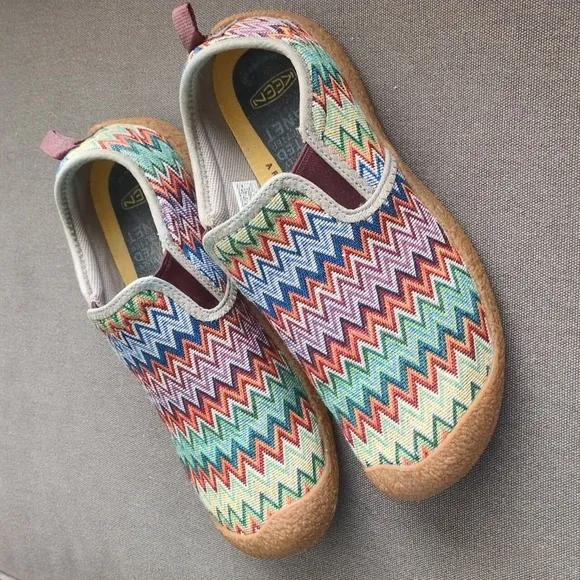 KEEN Howser Canvas Chevron/Plaza Taupe Durable Slip-on Slipper Shoes Women's 9.5