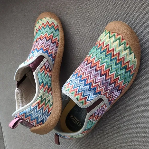 KEEN Howser Canvas Chevron/Plaza Taupe Durable Slip-on Slipper Shoes Women's 9.5