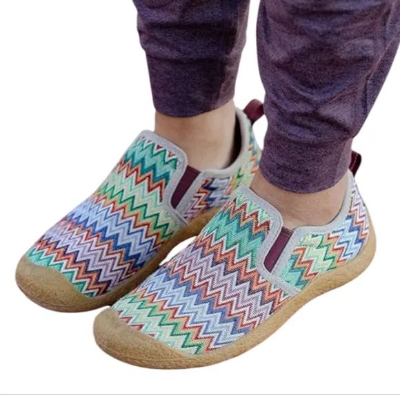 KEEN Howser Canvas Chevron/Plaza Taupe Durable Slip-on Slipper Shoes Women's 9.5