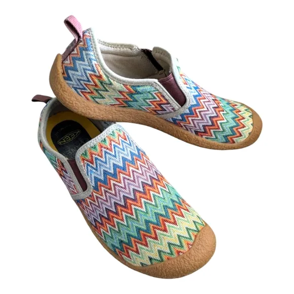 KEEN Howser Canvas Chevron/Plaza Taupe Durable Slip-on Slipper Shoes Women's 9.5