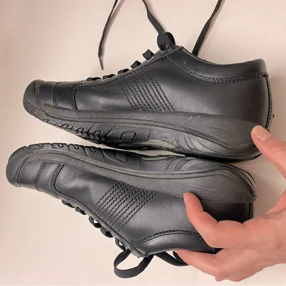 KEEN Men's Black leather lace up Austin oxford casual work shoes - 9
