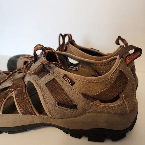 KEEN Sandals Men's Size 11 Owyhee Brown Hiking Shoes Closed Toe Gorpcore
