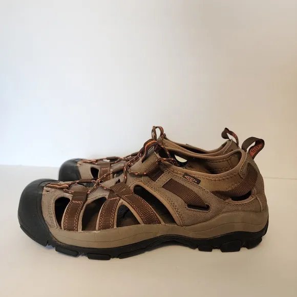 KEEN Sandals Men's Size 11 Owyhee Brown Hiking Shoes Closed Toe Gorpcore