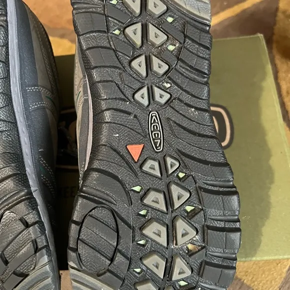 Keen Terradora Leather WP women’s size 9 Mushroom/Magnet NIB