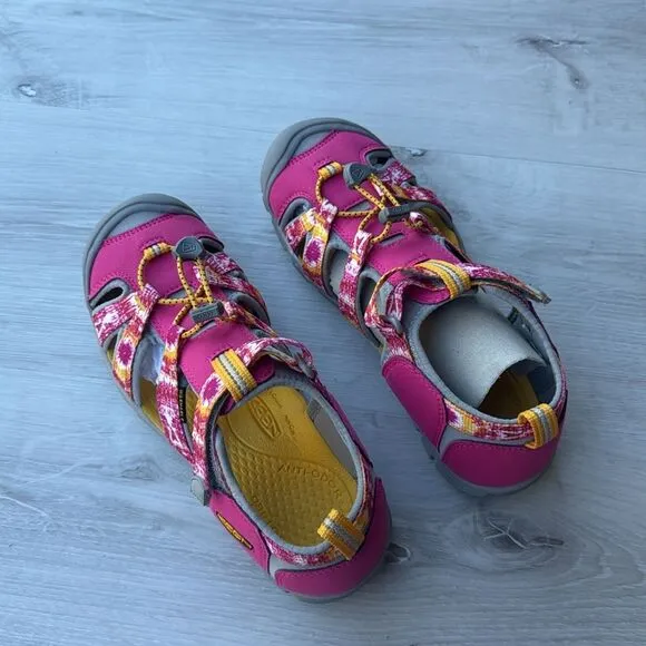 Keen Big Kids' Seacamp II CNX shoes pink size 5 New W/out Box