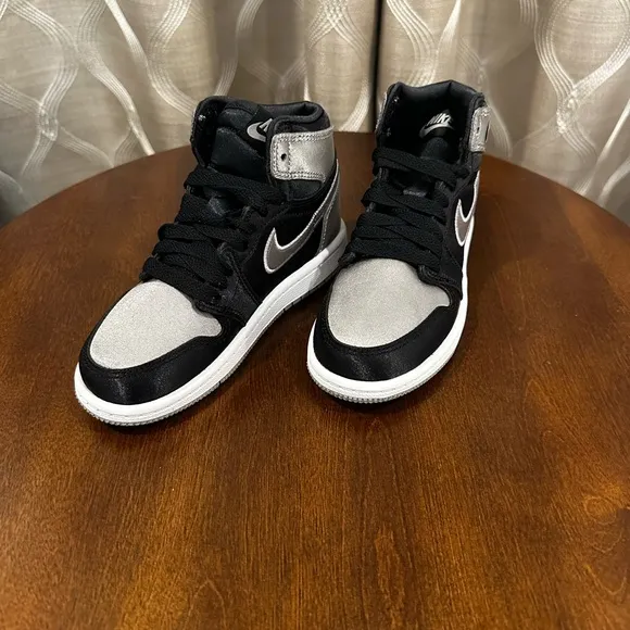 Kid’s Air Jordan 1 Retro High OG