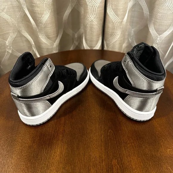 Kid’s Air Jordan 1 Retro High OG