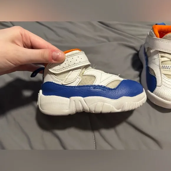 KIDS JORDAN ORANGE BLUE &amp; WHITE JUMPMAN TWO TRE