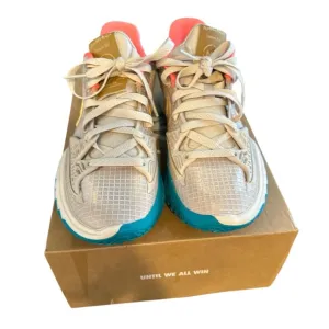 Kyrie Desert Sand Low 4 Boys Shoes~ Size 6~ Brand New in Box