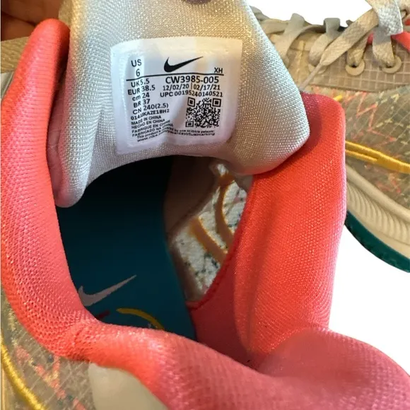 Kyrie Desert Sand Low 4 Boys Shoes~ Size 6~ Brand New in Box
