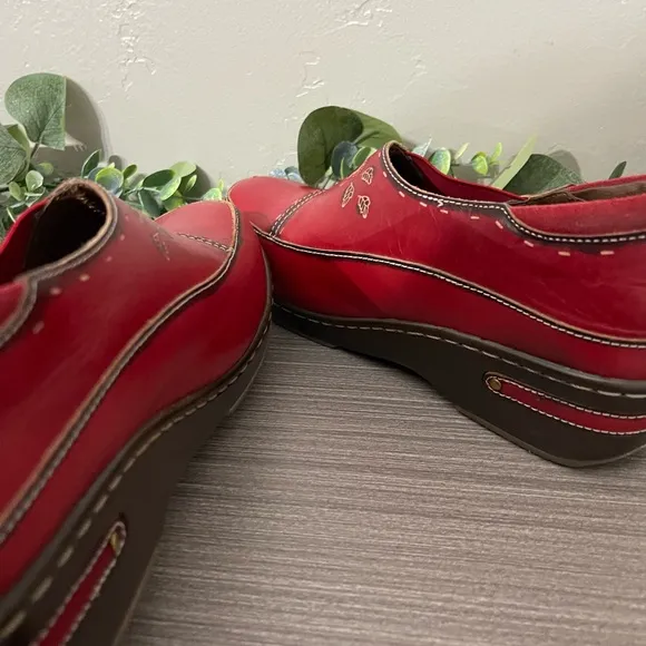 L'Artiste Burbank Women's Clogs Spring Step Painted Leather Red Size 40 / US 9.5