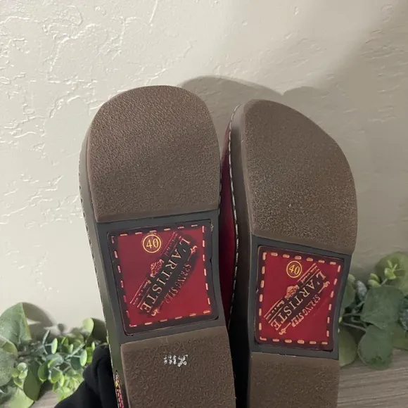 L'Artiste Burbank Women's Clogs Spring Step Painted Leather Red Size 40 / US 9.5