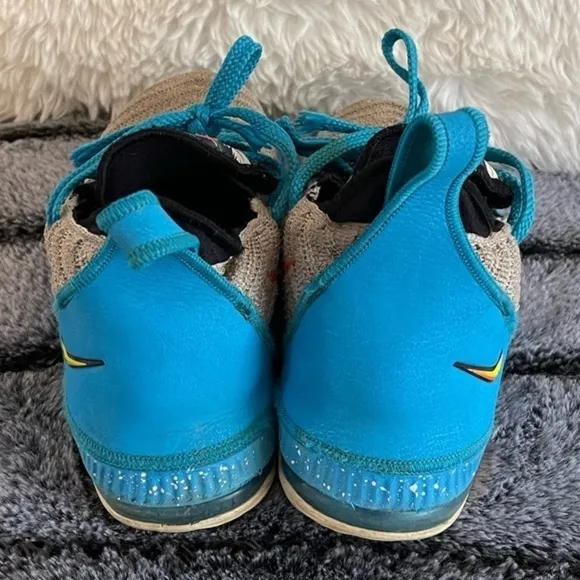 LeBron James Nike Tennis shoes Sneakers Youth Lebron Tropical Beach 5Y