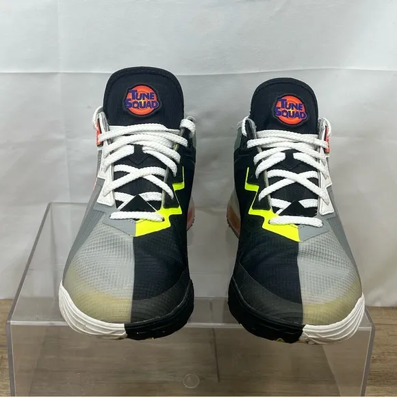 Lebron XVIII Low Smoke Gray/Sunset Pulse Size 8 Shoes