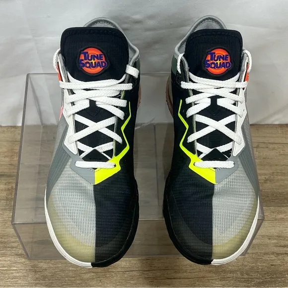 Lebron XVIII Low Smoke Gray/Sunset Pulse Size 8 Shoes