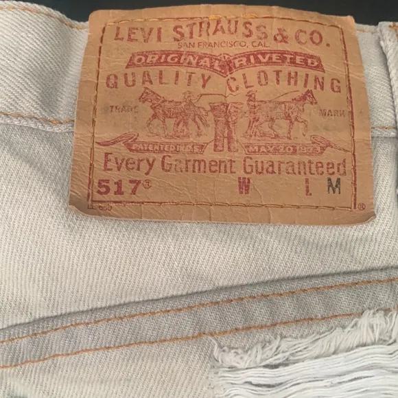 LEVI JEAN SHORTS