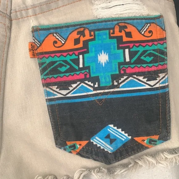 LEVI JEAN SHORTS