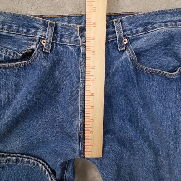 Levi's 501XX Men's Medium Wash Button Fly Jeans Y2K size 34x32 (act 32x31)
