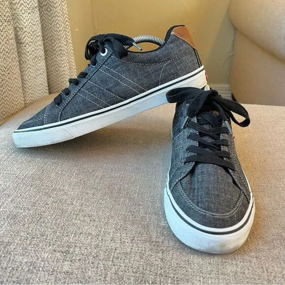 Levi’s Mens Turner Black Chambray Lace Up Sneakers size 10.5