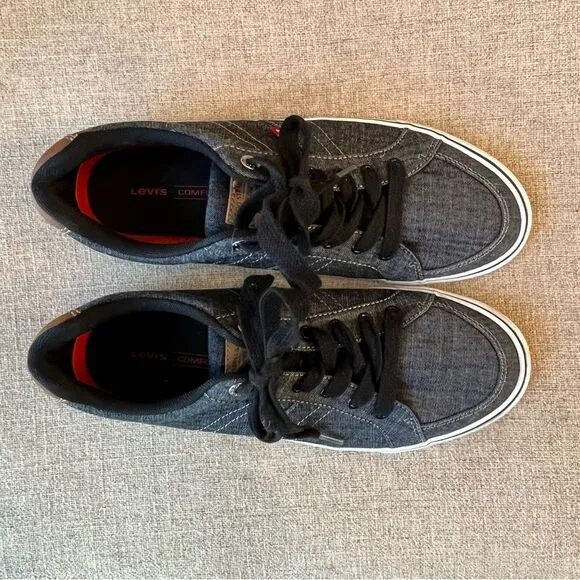 Levi’s Mens Turner Black Chambray Lace Up Sneakers size 10.5