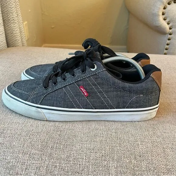 Levi’s Mens Turner Black Chambray Lace Up Sneakers size 10.5