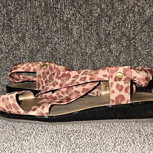 LIFE STRIDE Sandles Animal Print Brown &amp; Beige Size 10M Debutante