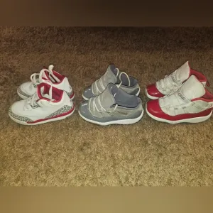 Lot Of Jordans 9c